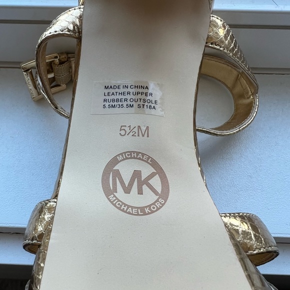 Micheal Kors Platform Heels - size 5.5 - Picture 3 of 3